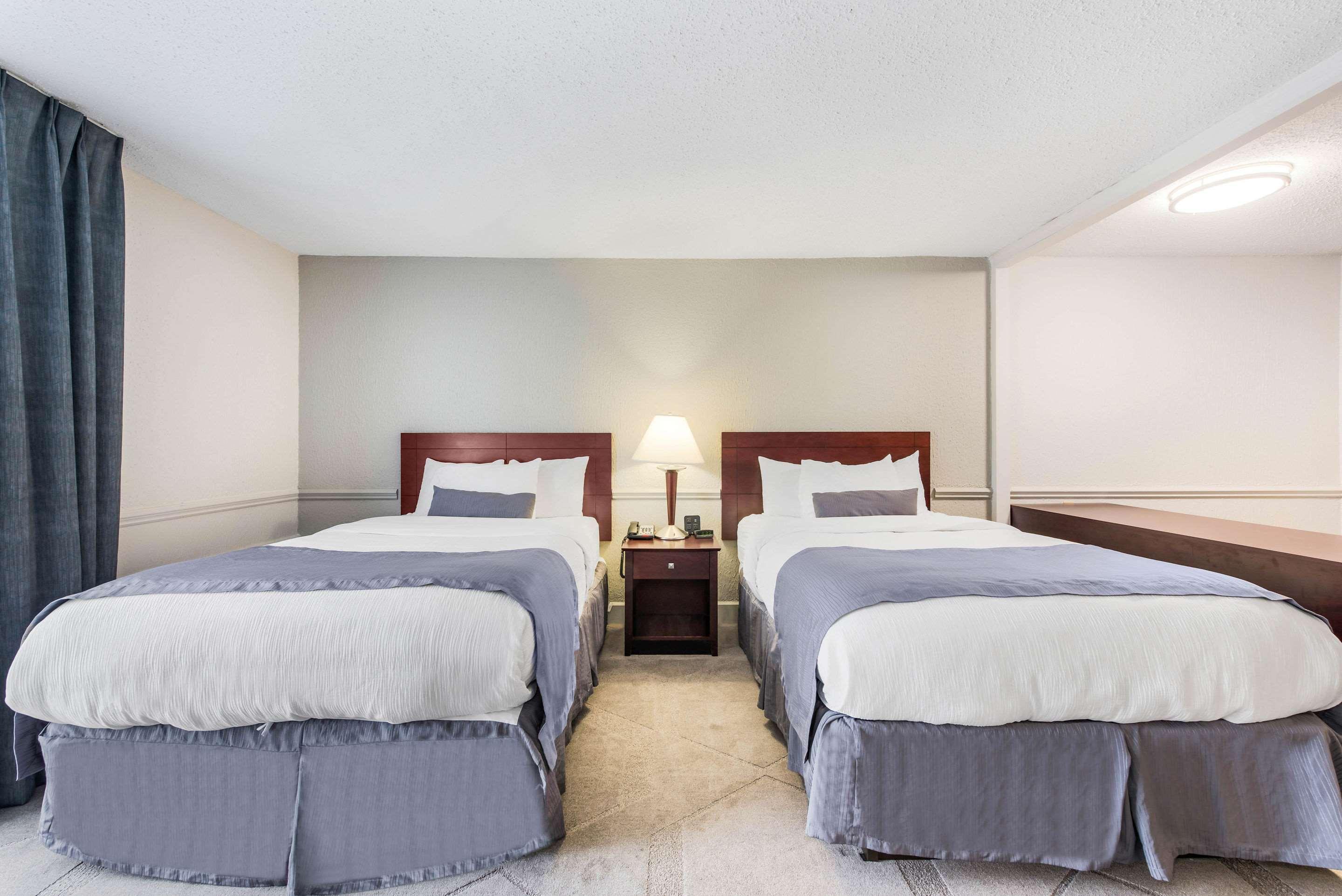 The Blu Hotel Blue Ash Cincinnati, Ascend Hotel Collection Extérieur photo