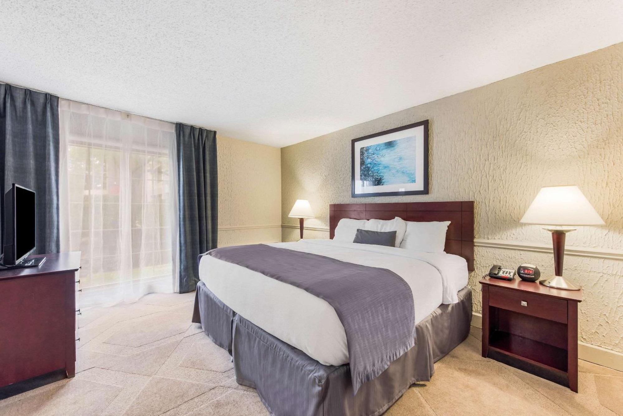 The Blu Hotel Blue Ash Cincinnati, Ascend Hotel Collection Extérieur photo