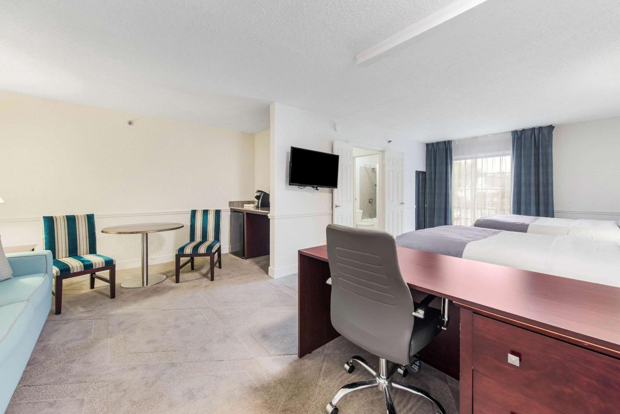 The Blu Hotel Blue Ash Cincinnati, Ascend Hotel Collection Extérieur photo