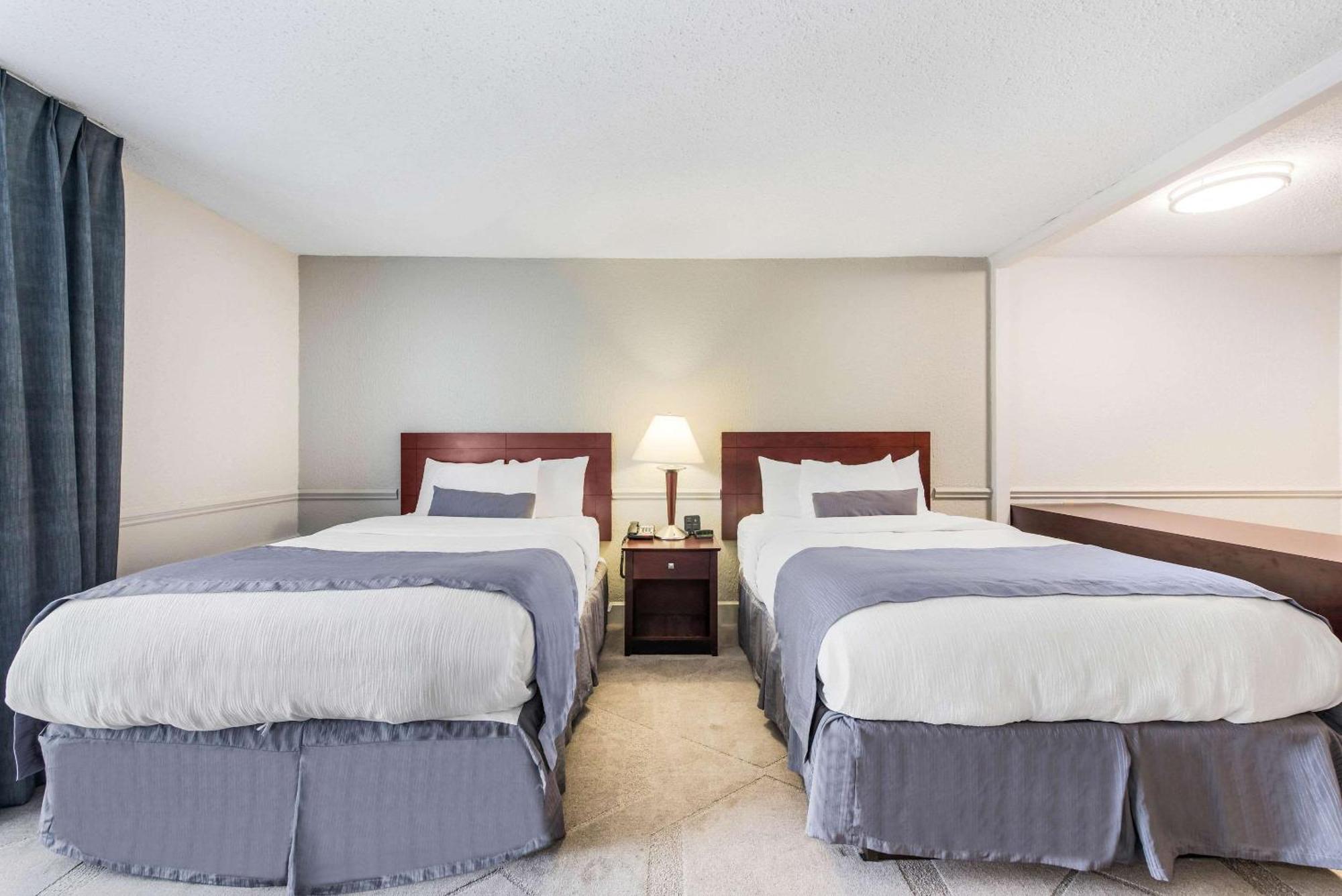 The Blu Hotel Blue Ash Cincinnati, Ascend Hotel Collection Extérieur photo